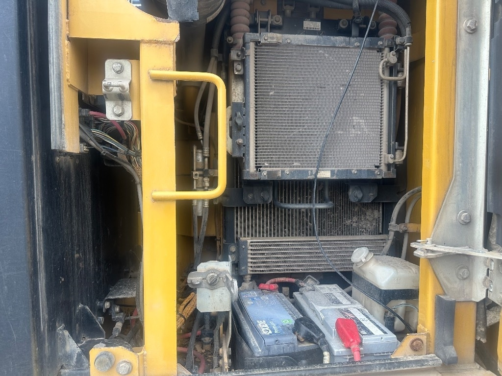 Pelle sur chenille CAT 312E: photos 14