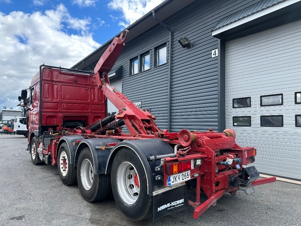 DAF XF105.410 8x2 - Camion ampliroll: photos 4 DAF XF105.410 8x2 - Camion ampliroll: photos 4