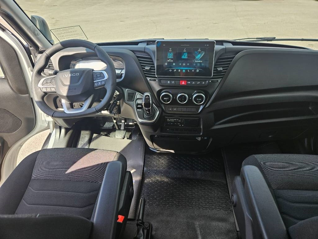 Fourgon utilitaire neuf Iveco Daily 35S18A8: photos 9