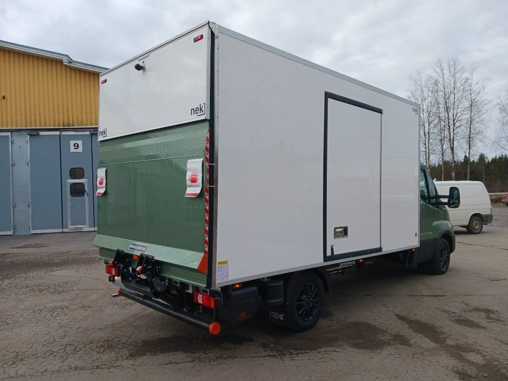 Fourgon utilitaire neuf Iveco Daily 35S18A8: photos 6