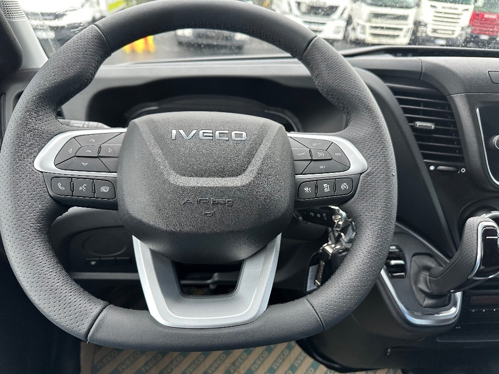 Fourgon utilitaire neuf Iveco Daily 50C18A8 16m3: photos 14