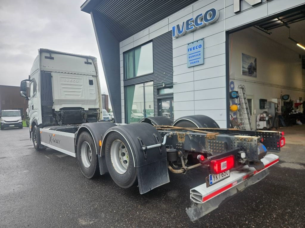 Iveco X-WAY 570 6x2 / retarder - Châssis cabine: photos 4 Iveco X-WAY 570 6x2 / retarder - Châssis cabine: photos 4