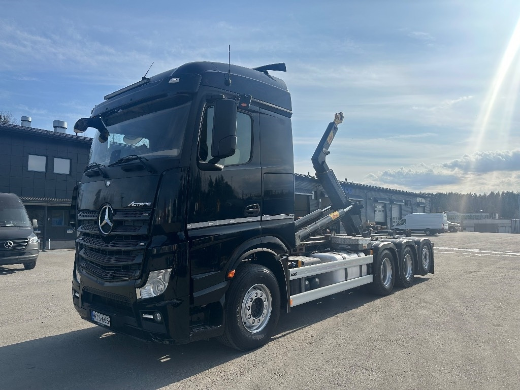 Mercedes-Benz Actros 3563 - Camion ampliroll: photos 1 Mercedes-Benz Actros 3563 - Camion ampliroll: photos 1