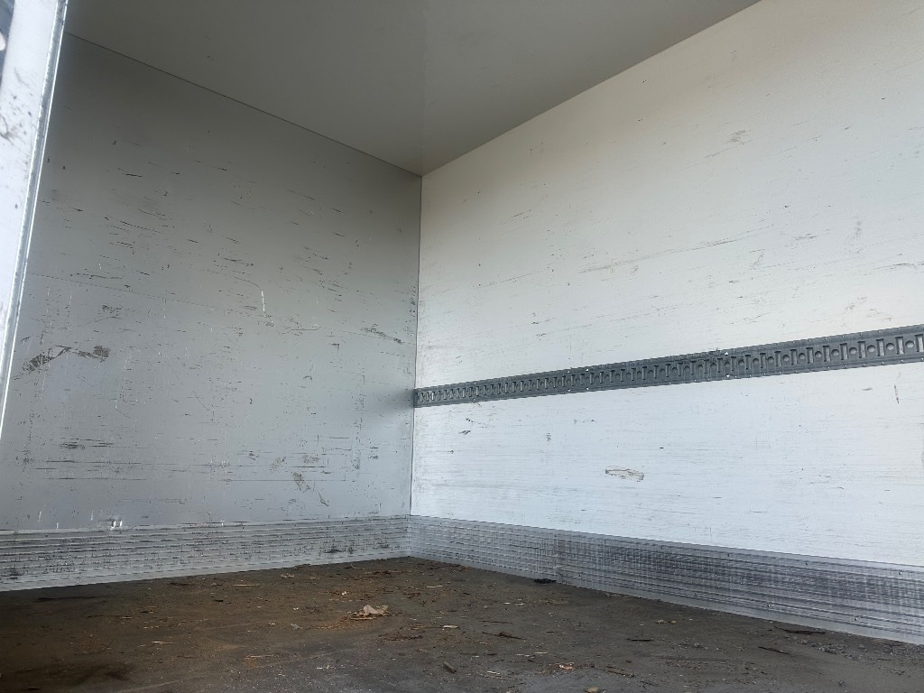 Camion fourgon Scania P250: photos 9 Camion fourgon Scania P250: photos 9