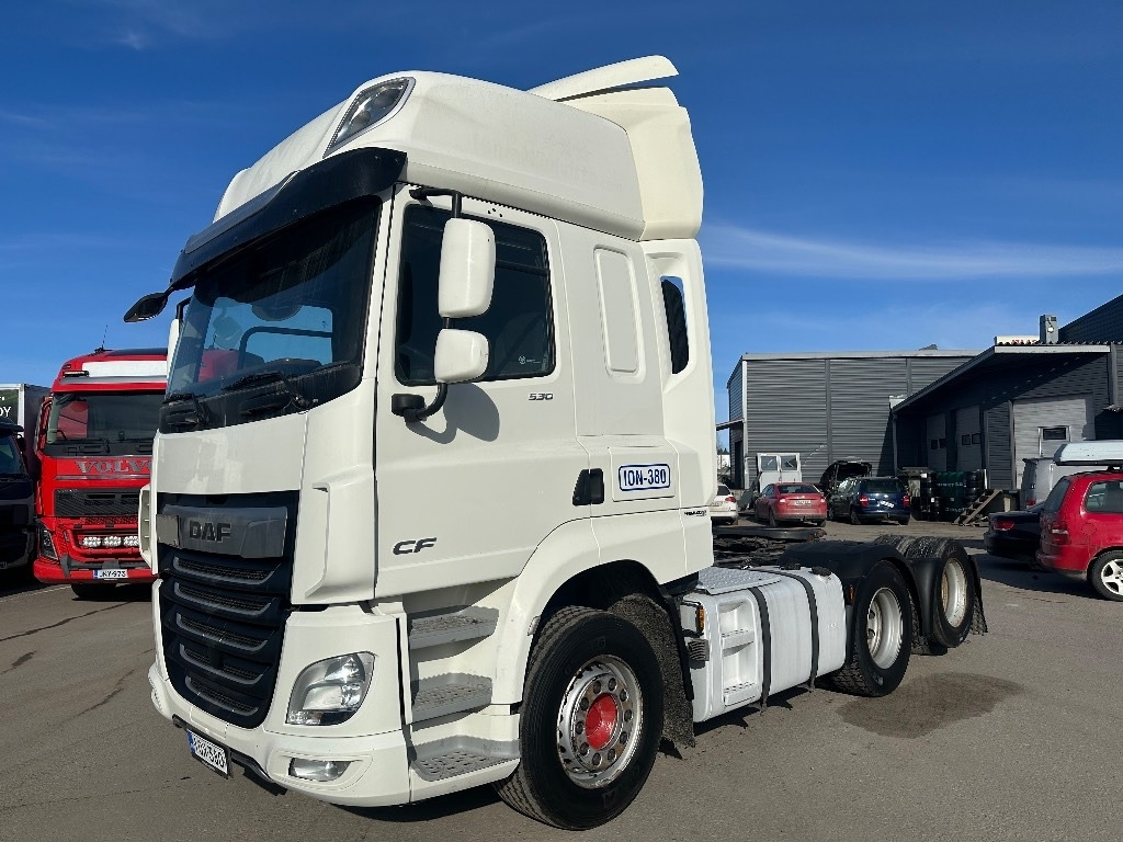 Tracteur routier DAF CF 530