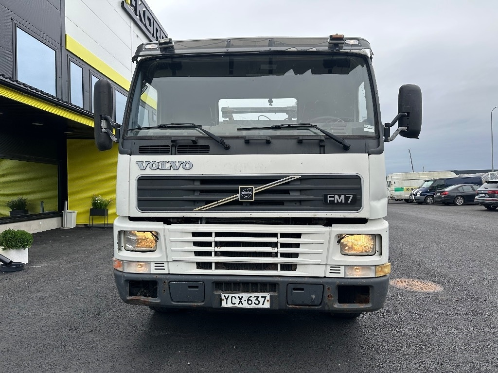 Volvo FM7 4x2 vaijerilaitteilla - Camion multibenne: photos 2 Volvo FM7 4x2 vaijerilaitteilla - Camion multibenne: photos 2