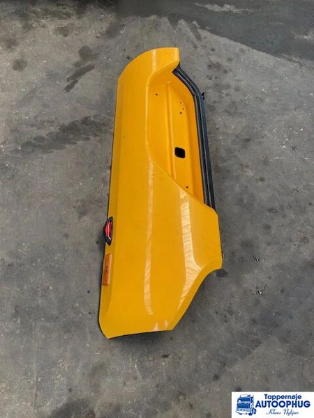 MAN 36.73203-5059 – MAN Back corner - Carrosserie et extérieur pour Camion: photos 1 MAN 36.73203-5059 – MAN Back corner - Carrosserie et extérieur pour Camion: photos 1