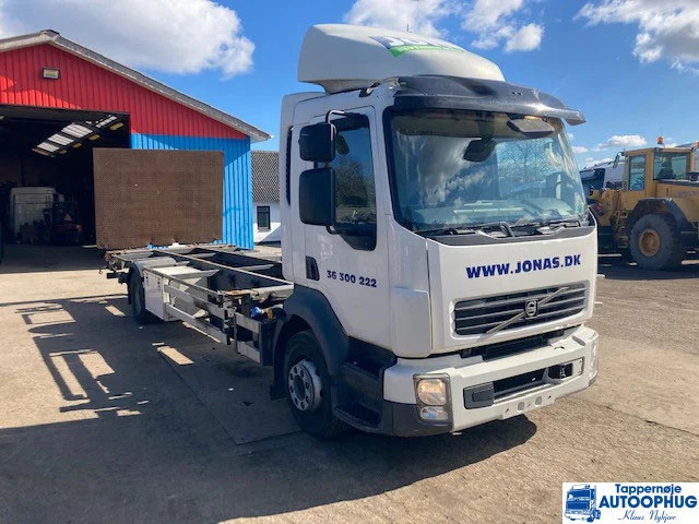 Volvo FL240 euro5 - Camion plateau: photos 2 Volvo FL240 euro5 - Camion plateau: photos 2