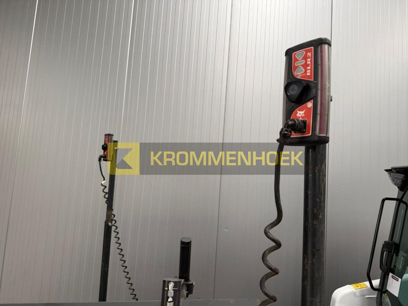 Mini chargeuse Bobcat T 76 Laser Grader 244 cm HD: photos 10