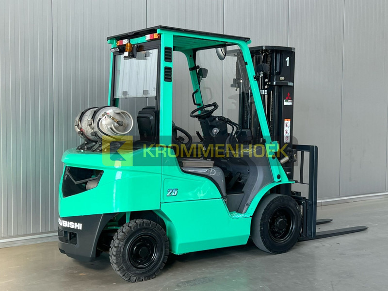 Mitsubishi FG 25 NT - Chariot élévateur à gaz: photos 4 Mitsubishi FG 25 NT - Chariot élévateur à gaz: photos 4
