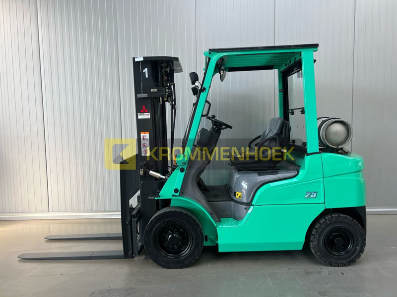 Mitsubishi FG 25 NT - Chariot élévateur à gaz: photos 1 Mitsubishi FG 25 NT - Chariot élévateur à gaz: photos 1