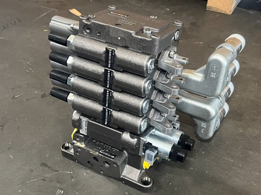 Moteur pour Machine agricole neuf CNH parts – Original – NEW!: photos 10