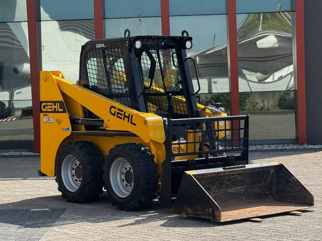Pelle sur chenille Gehl R135 / Mantitou 1350R, 2022, 115 hours!: photos 29