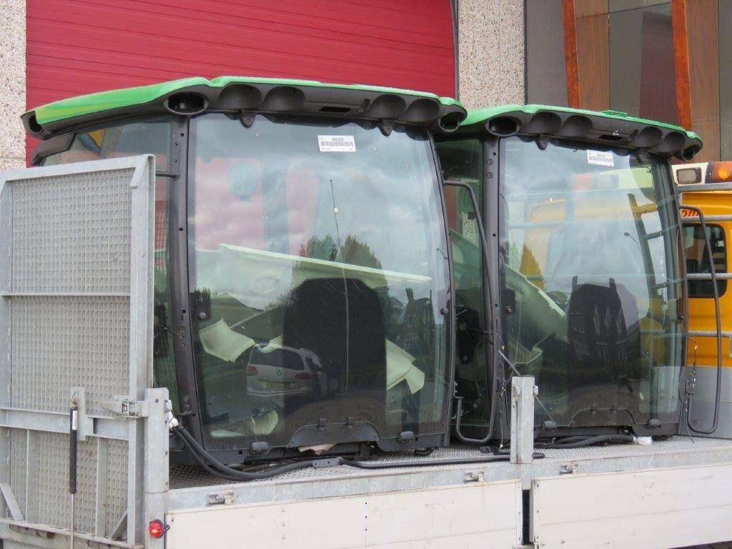 John Deere 6135R, 6145R, 6155R - Cabine pour Machine agricole: photos 3 John Deere 6135R, 6145R, 6155R - Cabine pour Machine agricole: photos 3