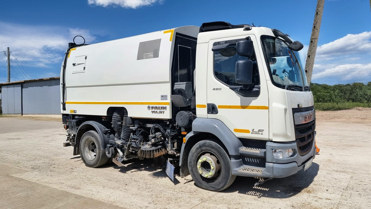 DAF LF220 - Balayeuse de voirie: photos 2 DAF LF220 - Balayeuse de voirie: photos 2