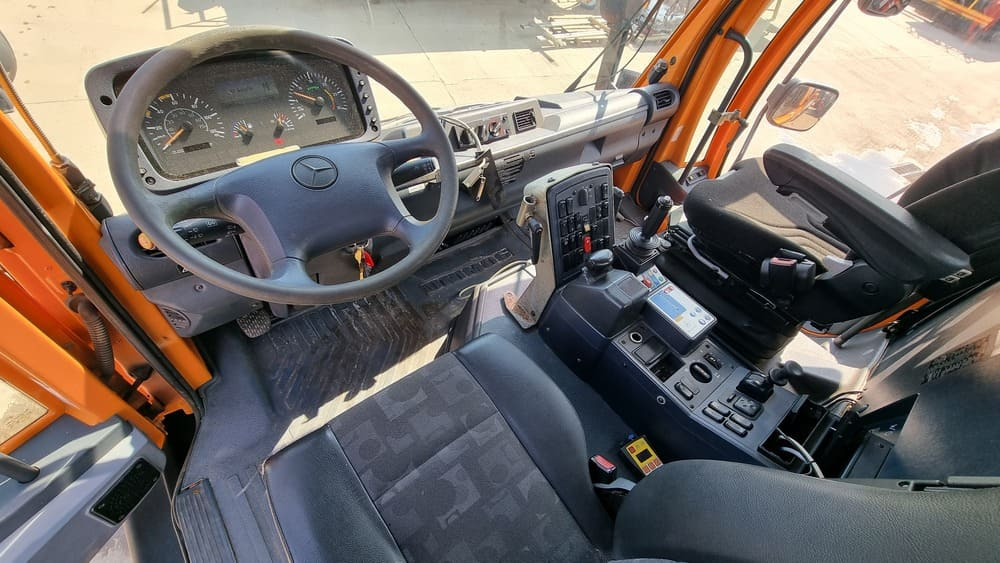 MERCEDES-BENZ Unimog U400 - Tracteur communal: photos 5 MERCEDES-BENZ Unimog U400 - Tracteur communal: photos 5