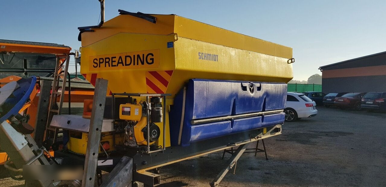 Schmidt STRATOS - Epandeur de sable pour Véhicule de voirie/ Spécial: photos 2 Schmidt STRATOS - Epandeur de sable pour Véhicule de voirie/ Spécial: photos 2