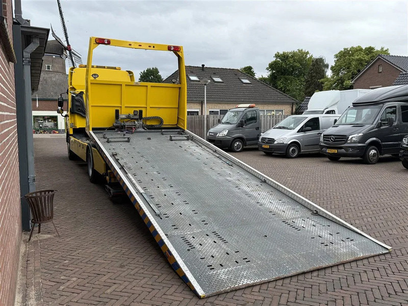DAF CF 65.300 Towtruck Depannage Lier Brille Sleeper 640x242x104 cm - Remorqueuse: photos 3 DAF CF 65.300 Towtruck Depannage Lier Brille Sleeper 640x242x104 cm - Remorqueuse: photos 3