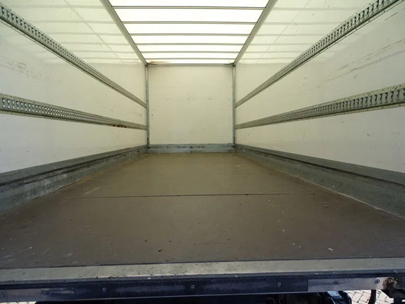 DAF LF 260 16 TON SLEEPER BOX 720X250X244 LBW 1.5 T - Camion fourgon: photos 3 DAF LF 260 16 TON SLEEPER BOX 720X250X244 LBW 1.5 T - Camion fourgon: photos 3