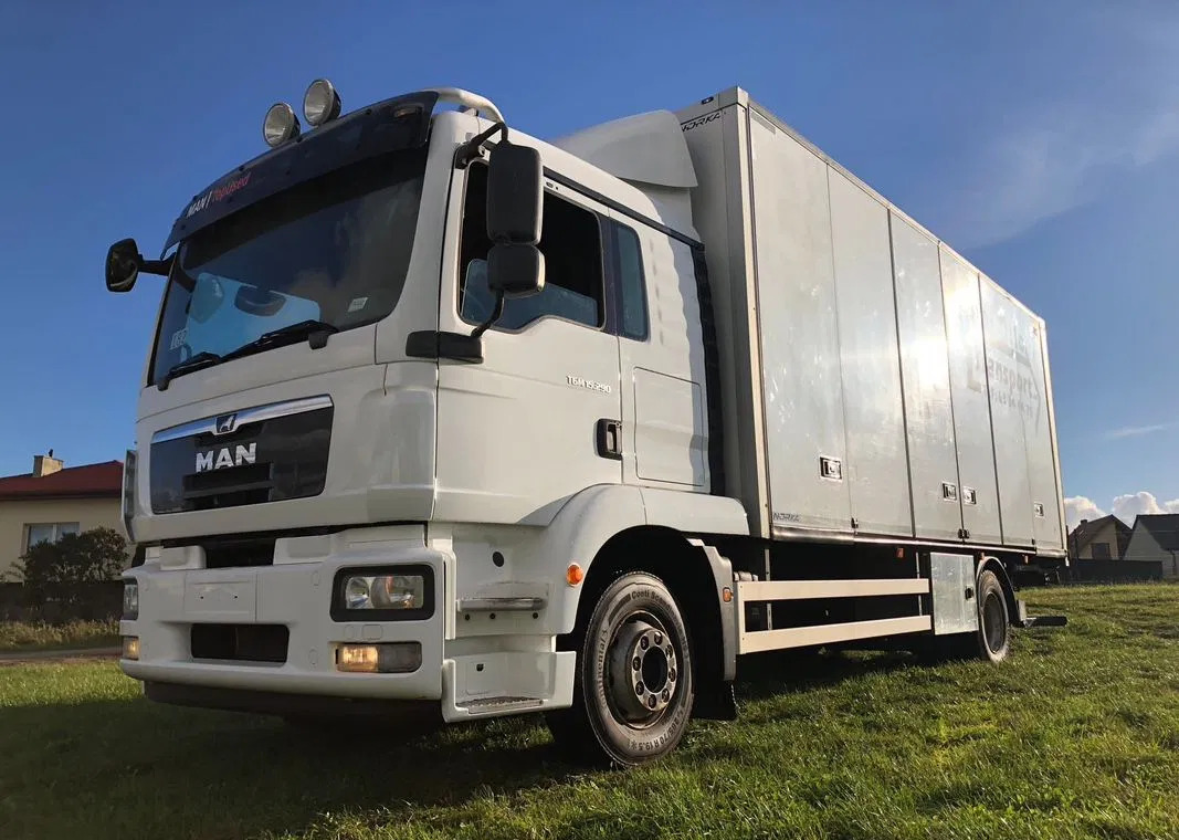 MAN 15.290 Winda Bok otwierany 18 Palet - Camion isothermique: photos 1 MAN 15.290 Winda Bok otwierany 18 Palet - Camion isothermique: photos 1
