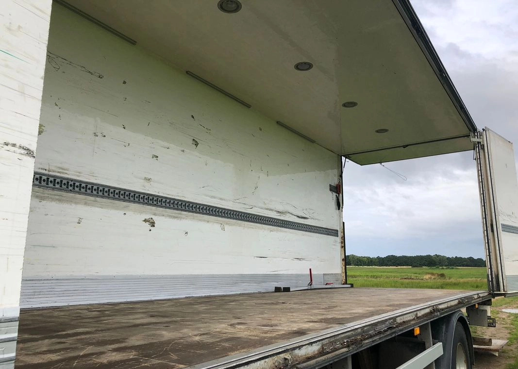 MERCEDES-BENZ AXOR PRZEBIEG TYLKO 322000 KM!!!! en leasing occasion MERCEDES-BENZ AXOR PRZEBIEG TYLKO 322000 KM!!!!: photos 8 MERCEDES-BENZ AXOR PRZEBIEG TYLKO 322000 KM!!!! en leasing occasion MERCEDES-BENZ AXOR PRZEBIEG TYLKO 322000 KM!!!!: photos 8