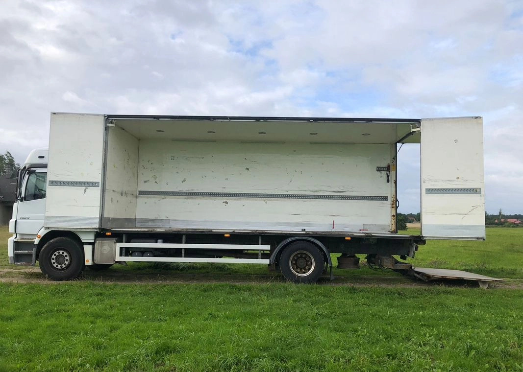 MERCEDES-BENZ AXOR PRZEBIEG TYLKO 322000 KM!!!! en leasing occasion MERCEDES-BENZ AXOR PRZEBIEG TYLKO 322000 KM!!!!: photos 11 MERCEDES-BENZ AXOR PRZEBIEG TYLKO 322000 KM!!!! en leasing occasion MERCEDES-BENZ AXOR PRZEBIEG TYLKO 322000 KM!!!!: photos 11