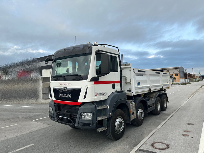 MAN TGS 35.500 8X4 BB - Camion benne: photos 2 MAN TGS 35.500 8X4 BB - Camion benne: photos 2