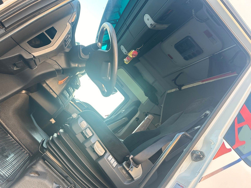 MAN TGX 26.440 - Camion plateau, Camion grue: photos 5 MAN TGX 26.440 - Camion plateau, Camion grue: photos 5