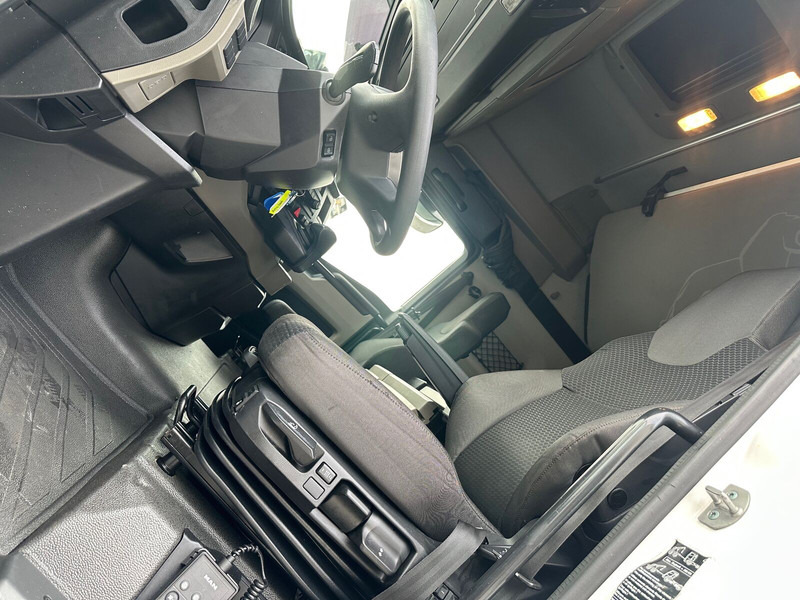 MAN TGX 18.510 4X2 LL SA Intarder Klima ACC - Tracteur routier: photos 5 MAN TGX 18.510 4X2 LL SA Intarder Klima ACC - Tracteur routier: photos 5