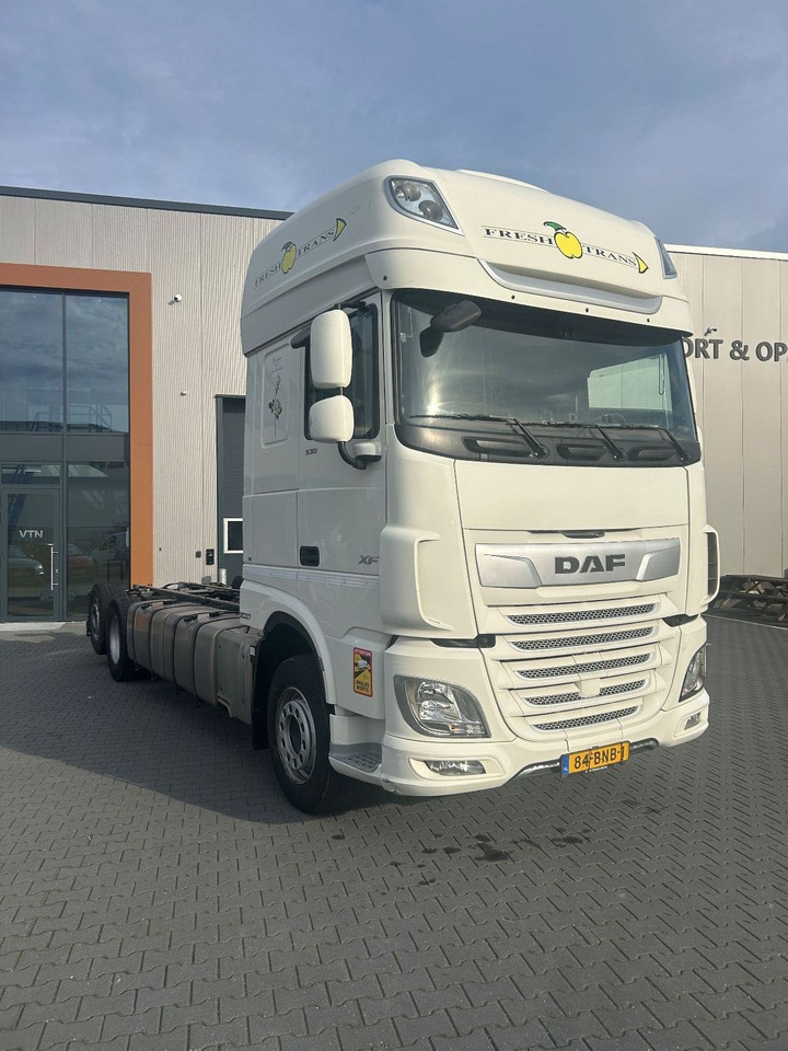 DAF XF 530 XF530 Super Space Cab FAR - Châssis cabine: photos 2 DAF XF 530 XF530 Super Space Cab FAR - Châssis cabine: photos 2