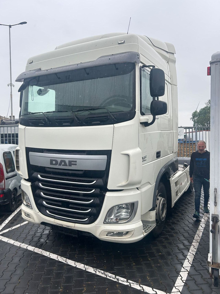 DAF XF 106.440 XF106-440 Space Cab, Full spoilers - Tracteur routier: photos 1 DAF XF 106.440 XF106-440 Space Cab, Full spoilers - Tracteur routier: photos 1