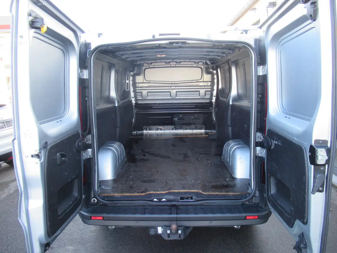 Nissan Primastar L2 150CV airco cruise navi cam 17900€+tva/btw - Fourgon utilitaire: photos 5 Nissan Primastar L2 150CV airco cruise navi cam 17900€+tva/btw - Fourgon utilitaire: photos 5