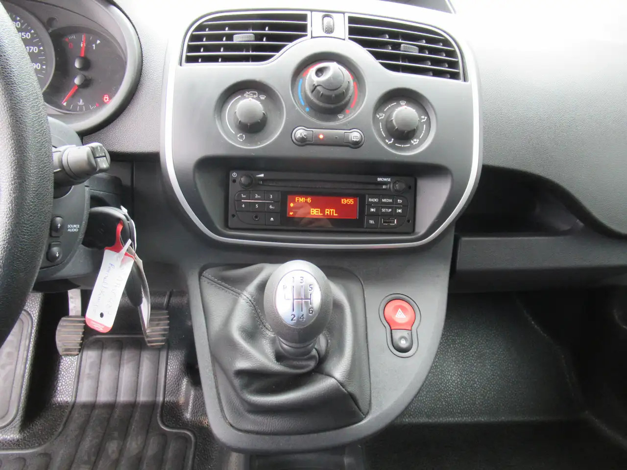 Fourgonnette Renault Kangoo 15 DCI GRAND CONFORT CLIM 8250€+TVA/BTW: photos 8