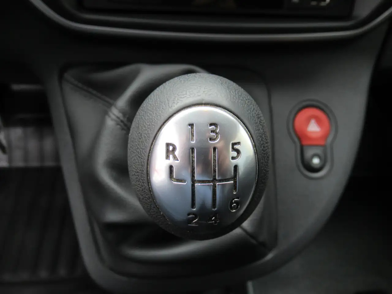 Fourgonnette Renault Kangoo 15 DCI GRAND CONFORT CLIM 8250€+TVA/BTW: photos 12