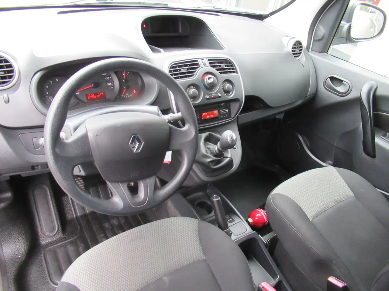 Fourgonnette Renault Kangoo 15 DCI GRAND CONFORT CLIM 8250€+TVA/BTW: photos 7