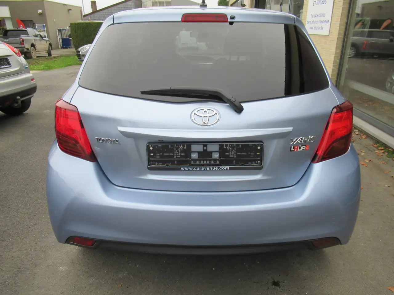 Toyota Yaris Yaris 1.33i VVT-i Active and pack Live 2 - Voiture: photos 4 Toyota Yaris Yaris 1.33i VVT-i Active and pack Live 2 - Voiture: photos 4