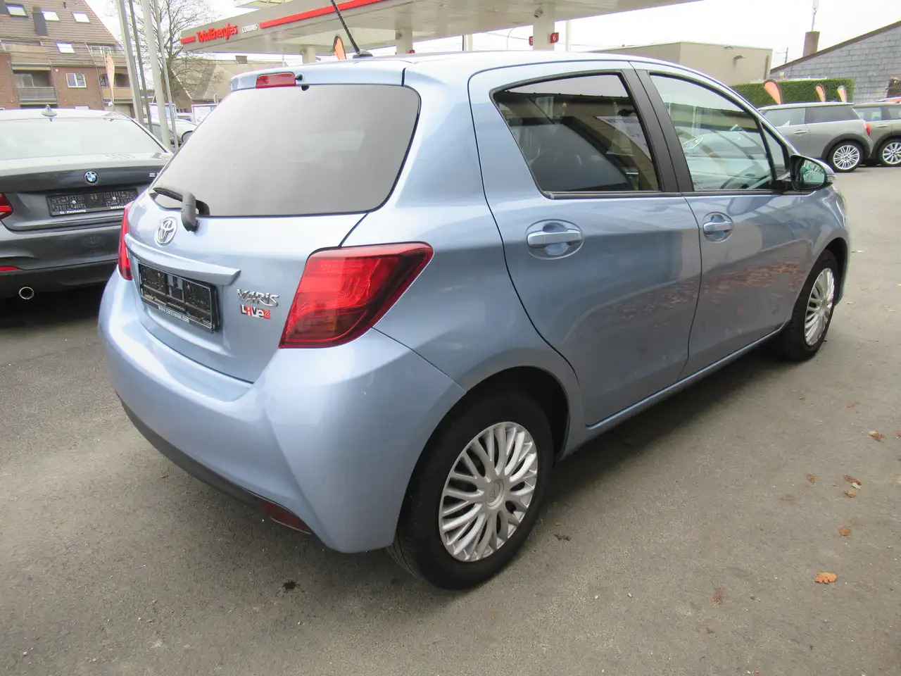 Toyota Yaris Yaris 1.33i VVT-i Active and pack Live 2 - Voiture: photos 2 Toyota Yaris Yaris 1.33i VVT-i Active and pack Live 2 - Voiture: photos 2