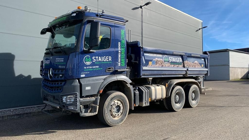 Mercedes-Benz Arocs AHK AUT Kam. KlimaA LM Massage Navi - Camion benne: photos 1 Mercedes-Benz Arocs AHK AUT Kam. KlimaA LM Massage Navi - Camion benne: photos 1