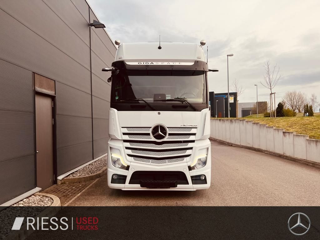 Mercedes-Benz 1851 LS GigaSpace Vollluft BiXenon KlimaA Navi Mercedes-Benz 1851 LS GigaSpace Vollluft BiXenon KlimaA Navi - Tracteur routier: photos 2 Mercedes-Benz 1851 LS GigaSpace Vollluft BiXenon KlimaA Navi Mercedes-Benz 1851 LS GigaSpace Vollluft BiXenon KlimaA Navi - Tracteur routier: photos 2