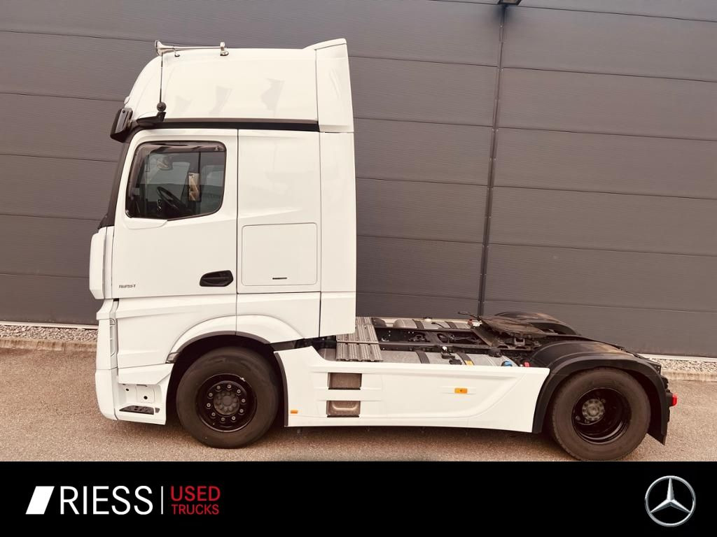 Mercedes-Benz 1851 LS GigaSpace Vollluft BiXenon KlimaA Navi Mercedes-Benz 1851 LS GigaSpace Vollluft BiXenon KlimaA Navi - Tracteur routier: photos 1 Mercedes-Benz 1851 LS GigaSpace Vollluft BiXenon KlimaA Navi Mercedes-Benz 1851 LS GigaSpace Vollluft BiXenon KlimaA Navi - Tracteur routier: photos 1