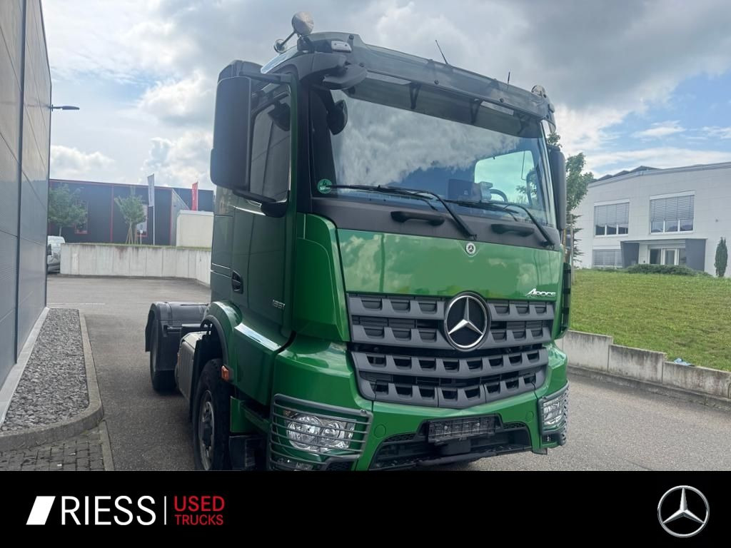 Mercedes-Benz Arocs 1851 HAD Retarder Navi STH AUT DynLicht - Tracteur routier: photos 1 Mercedes-Benz Arocs 1851 HAD Retarder Navi STH AUT DynLicht - Tracteur routier: photos 1