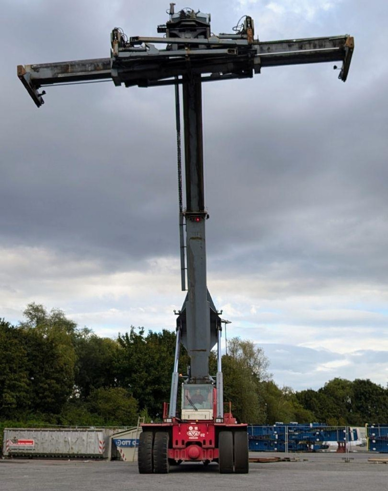 CVS Ferrari F377.5 PB - Reach stacker: photos 2 CVS Ferrari F377.5 PB - Reach stacker: photos 2