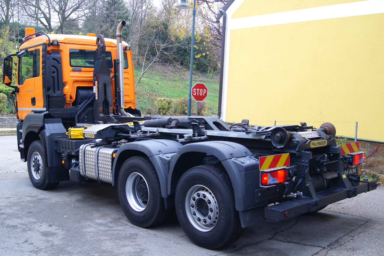 MAN TGS 28.400 BL 6x4-4/TÜV/PALIFT/Winterdienst/Salzstreuer/Streuer/Schneepflug - Engin de déneigement: photos 5 MAN TGS 28.400 BL 6x4-4/TÜV/PALIFT/Winterdienst/Salzstreuer/Streuer/Schneepflug - Engin de déneigement: photos 5