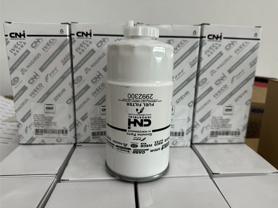 IVECO FUEL FILTER 2992300 - Filtre à carburant pour Camion: photos 1 IVECO FUEL FILTER 2992300 - Filtre à carburant pour Camion: photos 1