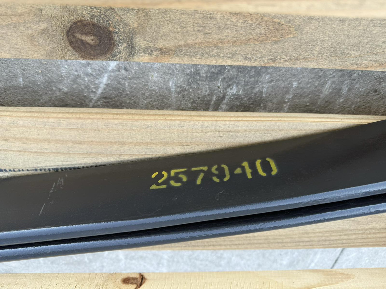 VOLVO FRONT SPRING 257940 - Pièces de rechange pour Camion: photos 3 VOLVO FRONT SPRING 257940 - Pièces de rechange pour Camion: photos 3