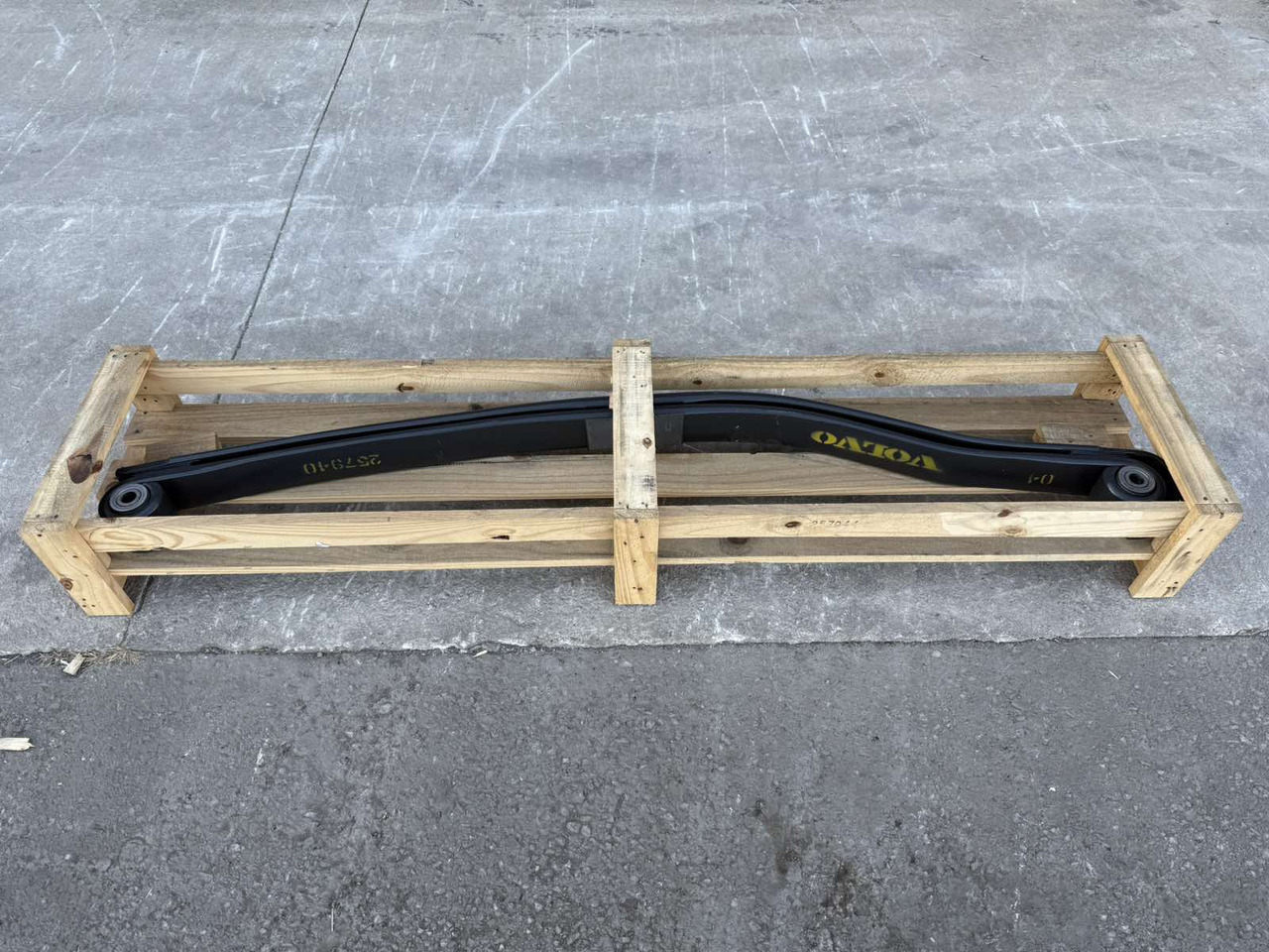 VOLVO FRONT SPRING 257940 - Pièces de rechange pour Camion: photos 1 VOLVO FRONT SPRING 257940 - Pièces de rechange pour Camion: photos 1