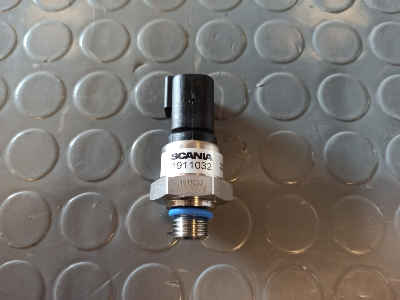 SCANIA EXHAUST GAS PRESSURE SENSOR 1911032 - Capteur pour Camion: photos 1 SCANIA EXHAUST GAS PRESSURE SENSOR 1911032 - Capteur pour Camion: photos 1