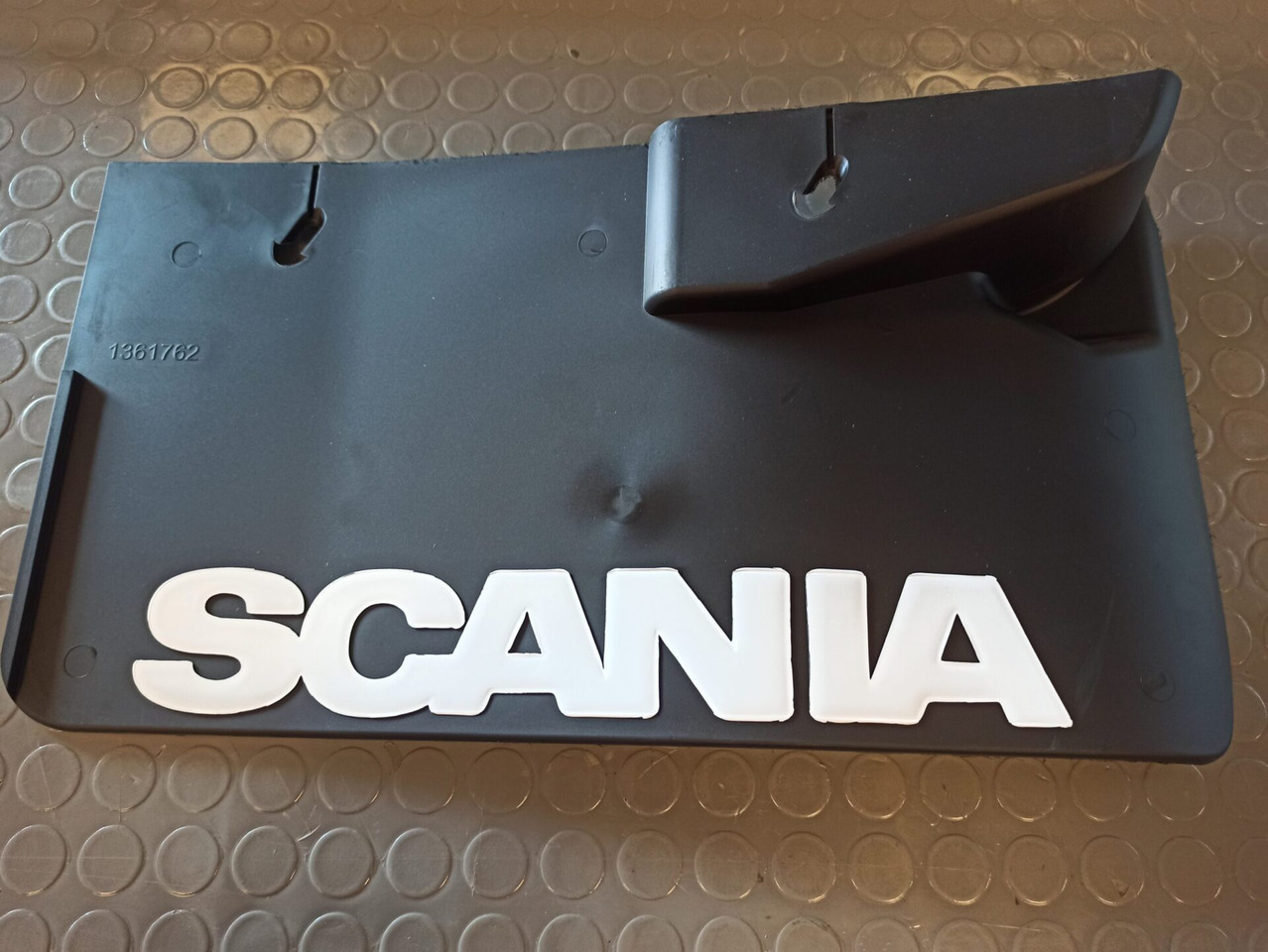 SCANIA MUDFLAP - 1361762 - Aile pour Camion: photos 1 SCANIA MUDFLAP - 1361762 - Aile pour Camion: photos 1