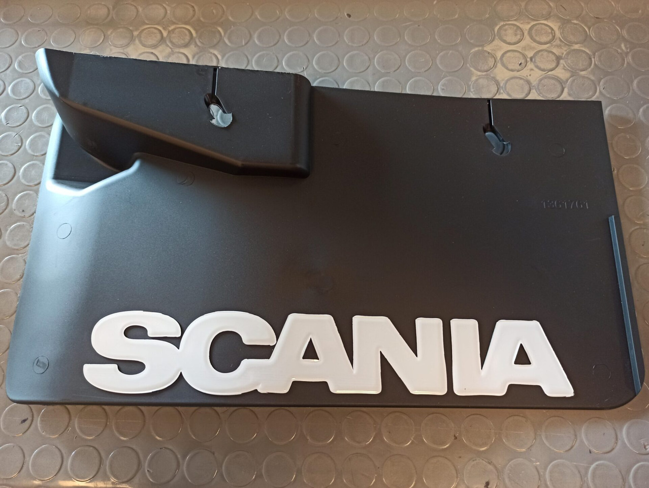 SCANIA MUDFLAP 144L - 1361761 - Aile pour Camion: photos 1 SCANIA MUDFLAP 144L - 1361761 - Aile pour Camion: photos 1