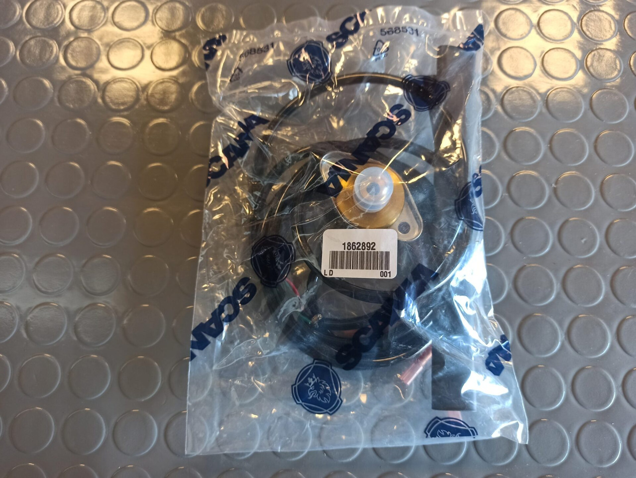 SCANIA OIL PRESSURE SENSOR 1862892 - Capteur pour Camion: photos 1 SCANIA OIL PRESSURE SENSOR 1862892 - Capteur pour Camion: photos 1